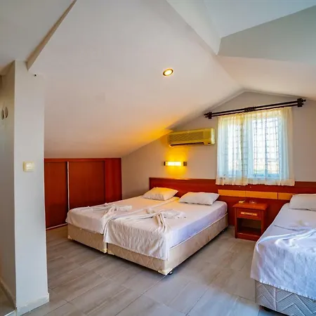 Hotel Akropolis Medusa 3*