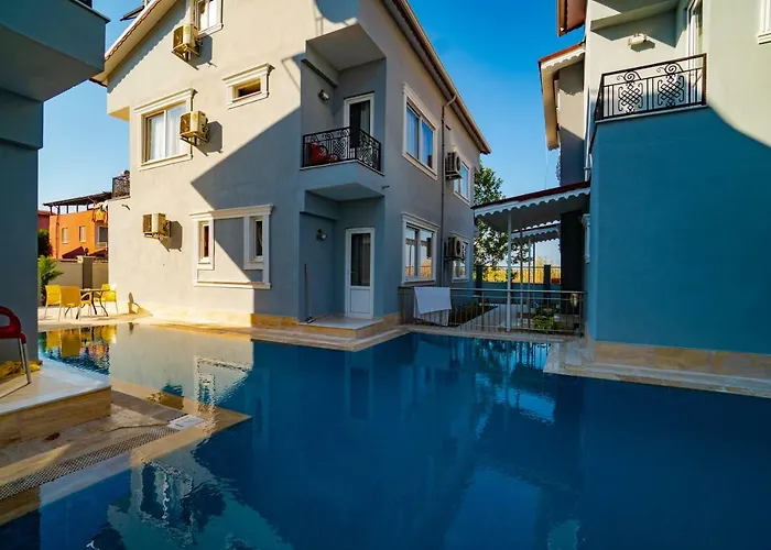 Akropolis Medusa Hotel 3*