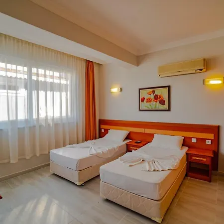 Akropolis Medusa 3*